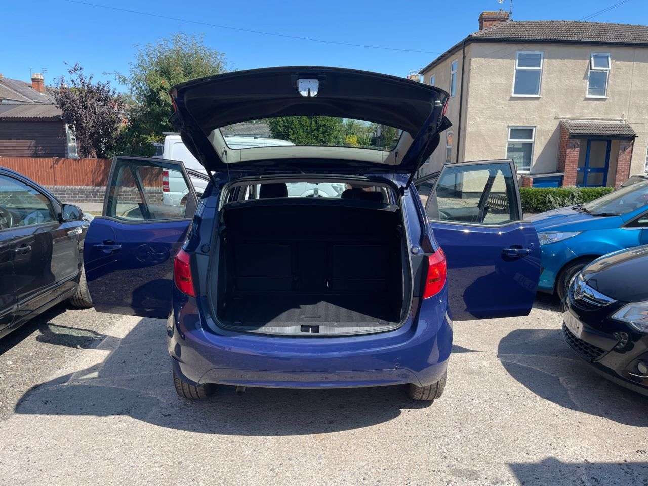 A 2016 VAUXHALL MERIVA 1.4i Life MPV 5dr Petrol Manual Euro 6 (100 ps) A 2016 VAUXHALL MERIVA 1.4i Life MPV 5dr Petrol Manual Euro 6 (100 ps)