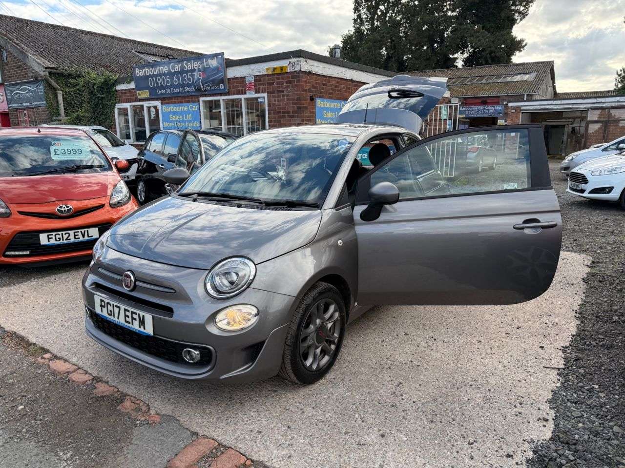 A 2017 FIAT 500 1.2 S Hatchback 3dr Petrol Manual Euro 6 (s/s) (69 bhp) A 2017 FIAT 500 1.2 S Hatchback 3dr Petrol Manual Euro 6 (s/s) (69 bhp)