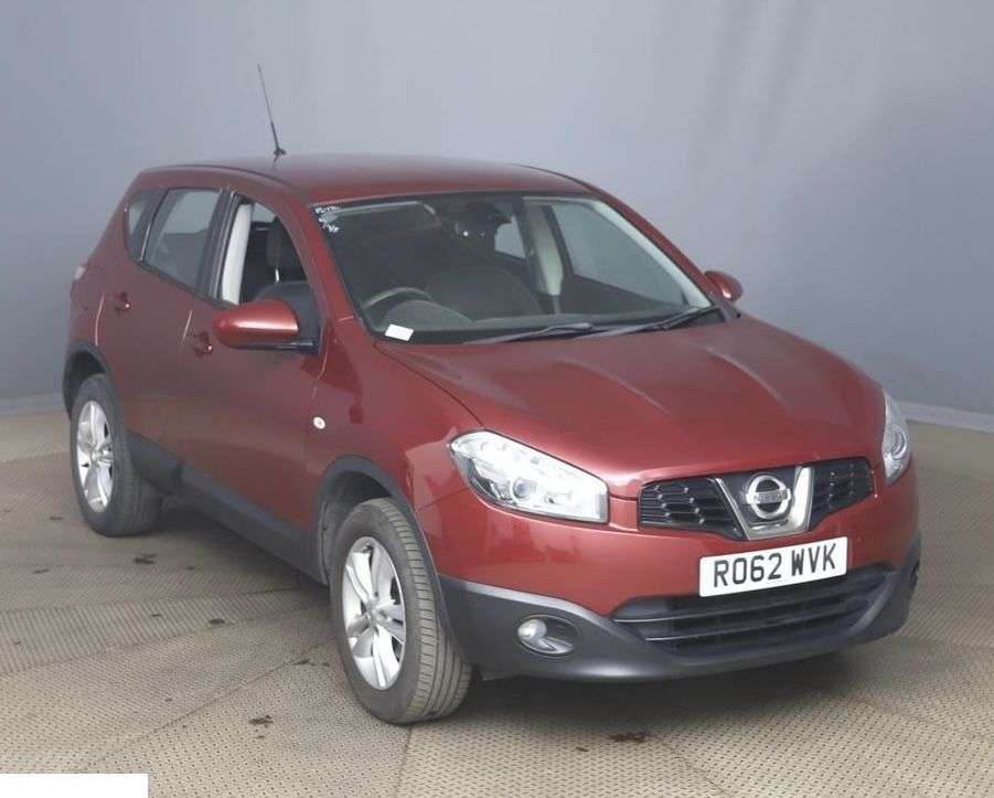 A 2012 NISSAN QASHQAI 1.6 Acenta SUV 5dr Petrol Manual 2WD Euro 5 (s/s) (117 ps) A 2012 NISSAN QASHQAI 1.6 Acenta SUV 5dr Petrol Manual 2WD Euro 5 (s/s) (117 ps)