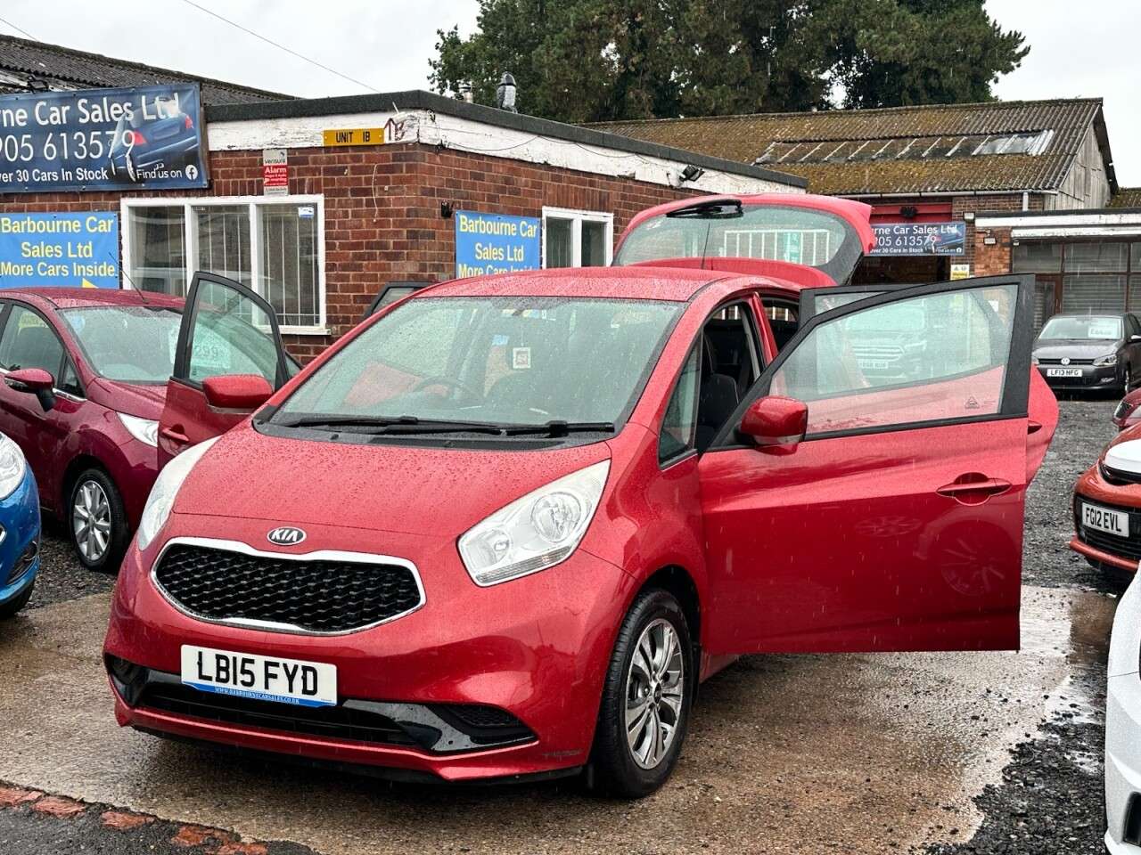 A 2015 KIA VENGA 1.4 CRDi 2 MPV 5dr Diesel Manual Euro 6 (89 bhp) A 2015 KIA VENGA 1.4 CRDi 2 MPV 5dr Diesel Manual Euro 6 (89 bhp)