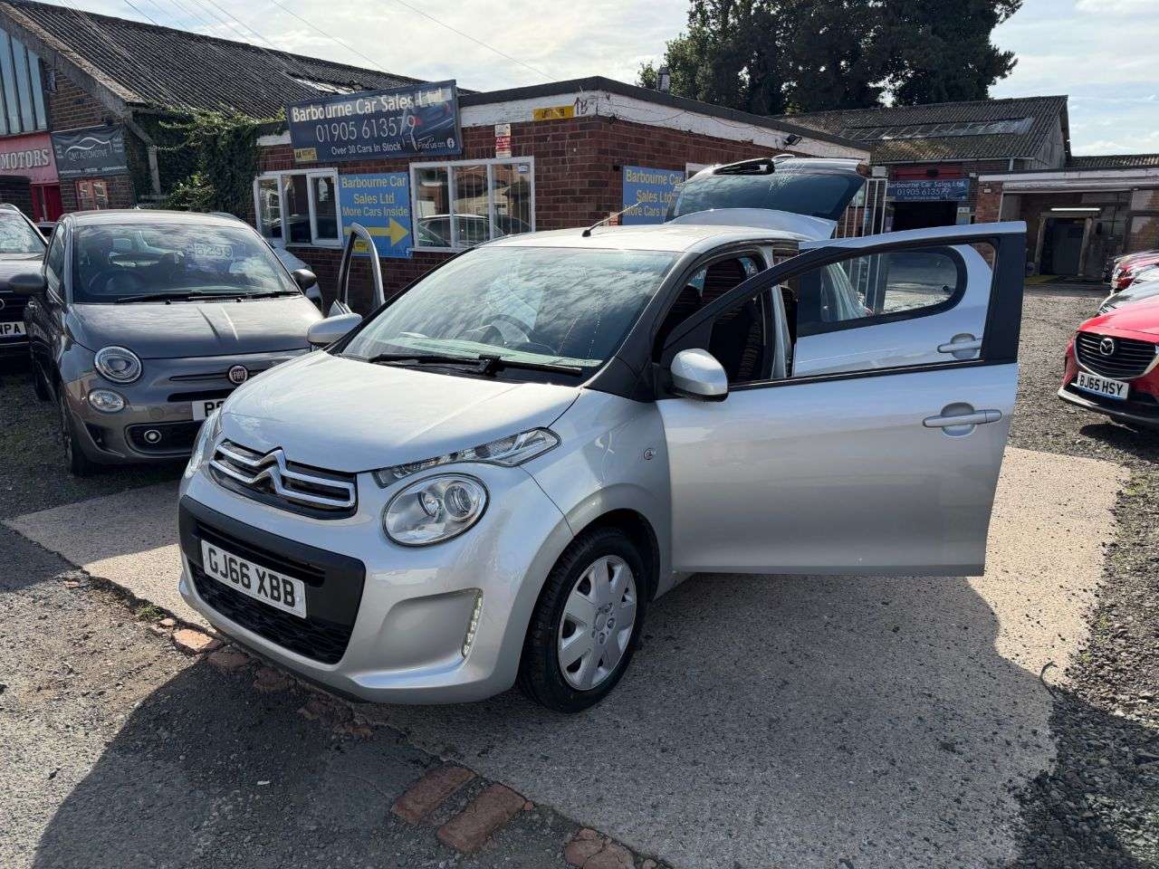 A 2016 CITROEN C1 1.0 VTi Feel Hatchback 5dr Petrol Manual Euro 6 (68 ps) A 2016 CITROEN C1 1.0 VTi Feel Hatchback 5dr Petrol Manual Euro 6 (68 ps)