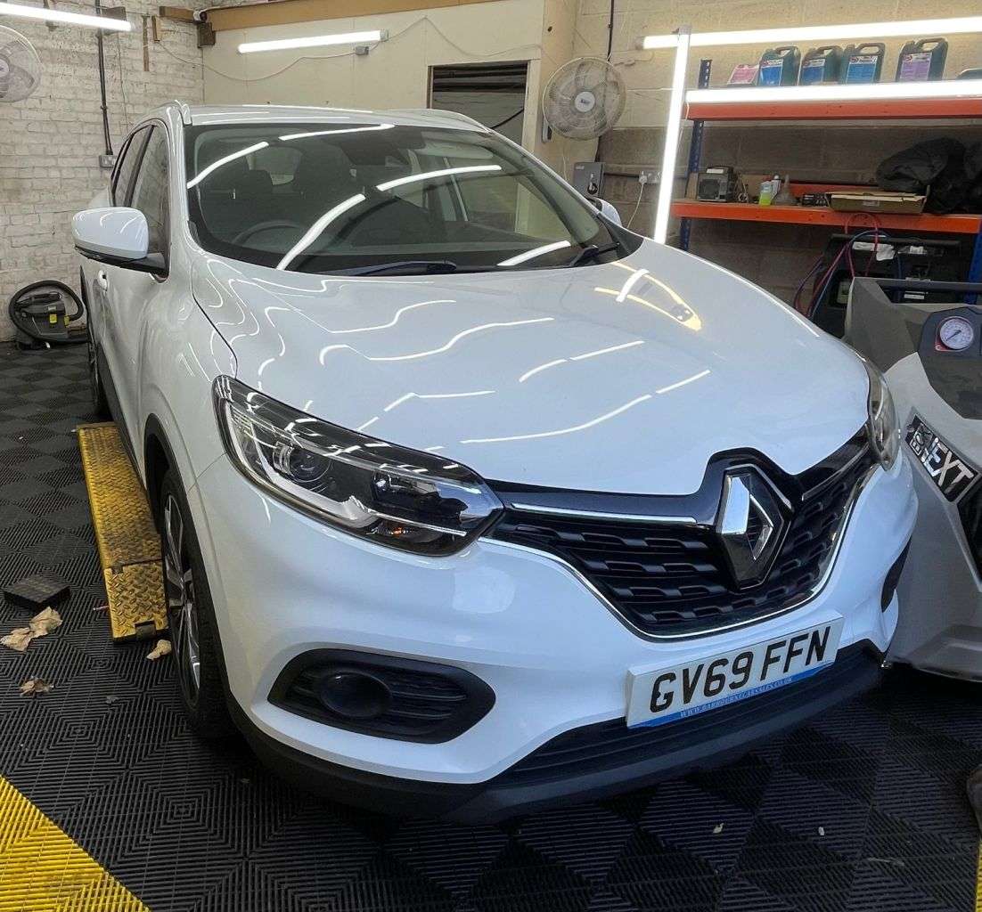 A 2020 RENAULT KADJAR 1.3 TCe Iconic SUV 5dr Petrol Manual Euro 6 (s/s) (140 ps) A 2020 RENAULT KADJAR 1.3 TCe Iconic SUV 5dr Petrol Manual Euro 6 (s/s) (140 ps)