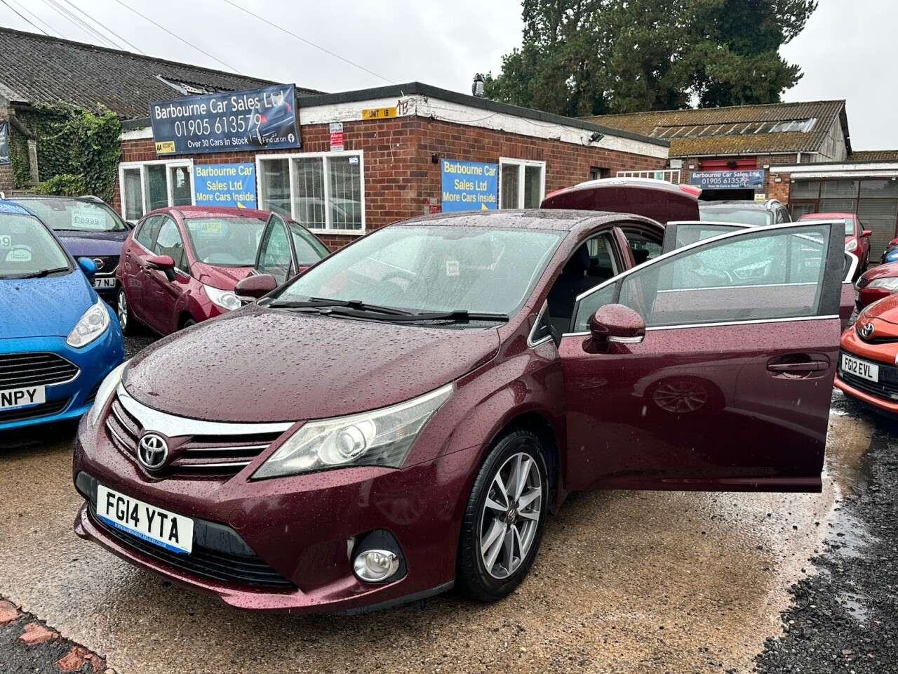 A 2014 TOYOTA AVENSIS 2.0 D-4D Icon Saloon 4dr Diesel Manual Euro 5 (126 ps) A 2014 TOYOTA AVENSIS 2.0 D-4D Icon Saloon 4dr Diesel Manual Euro 5 (126 ps)