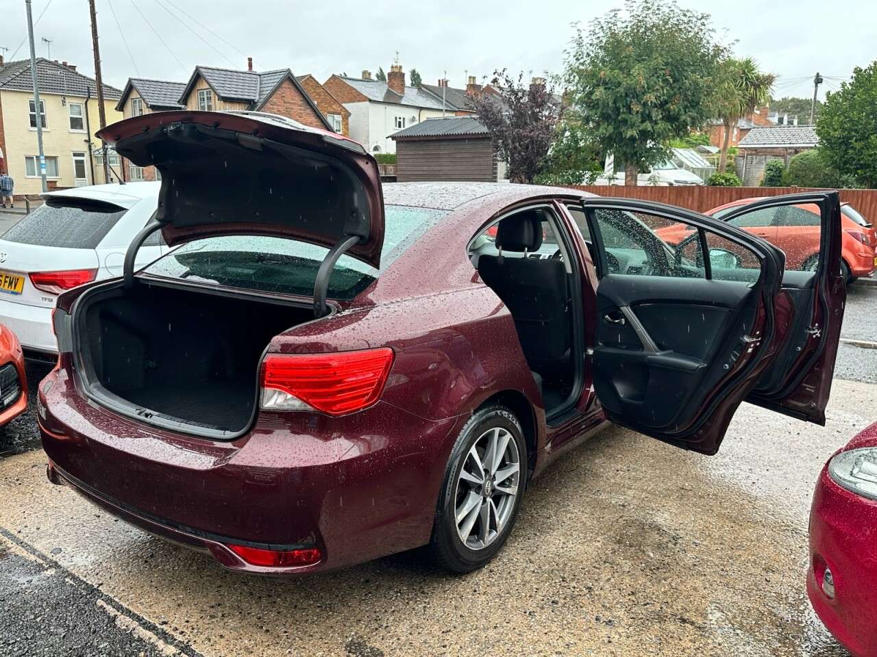 A 2014 TOYOTA AVENSIS 2.0 D-4D Icon Saloon 4dr Diesel Manual Euro 5 (126 ps) A 2014 TOYOTA AVENSIS 2.0 D-4D Icon Saloon 4dr Diesel Manual Euro 5 (126 ps)