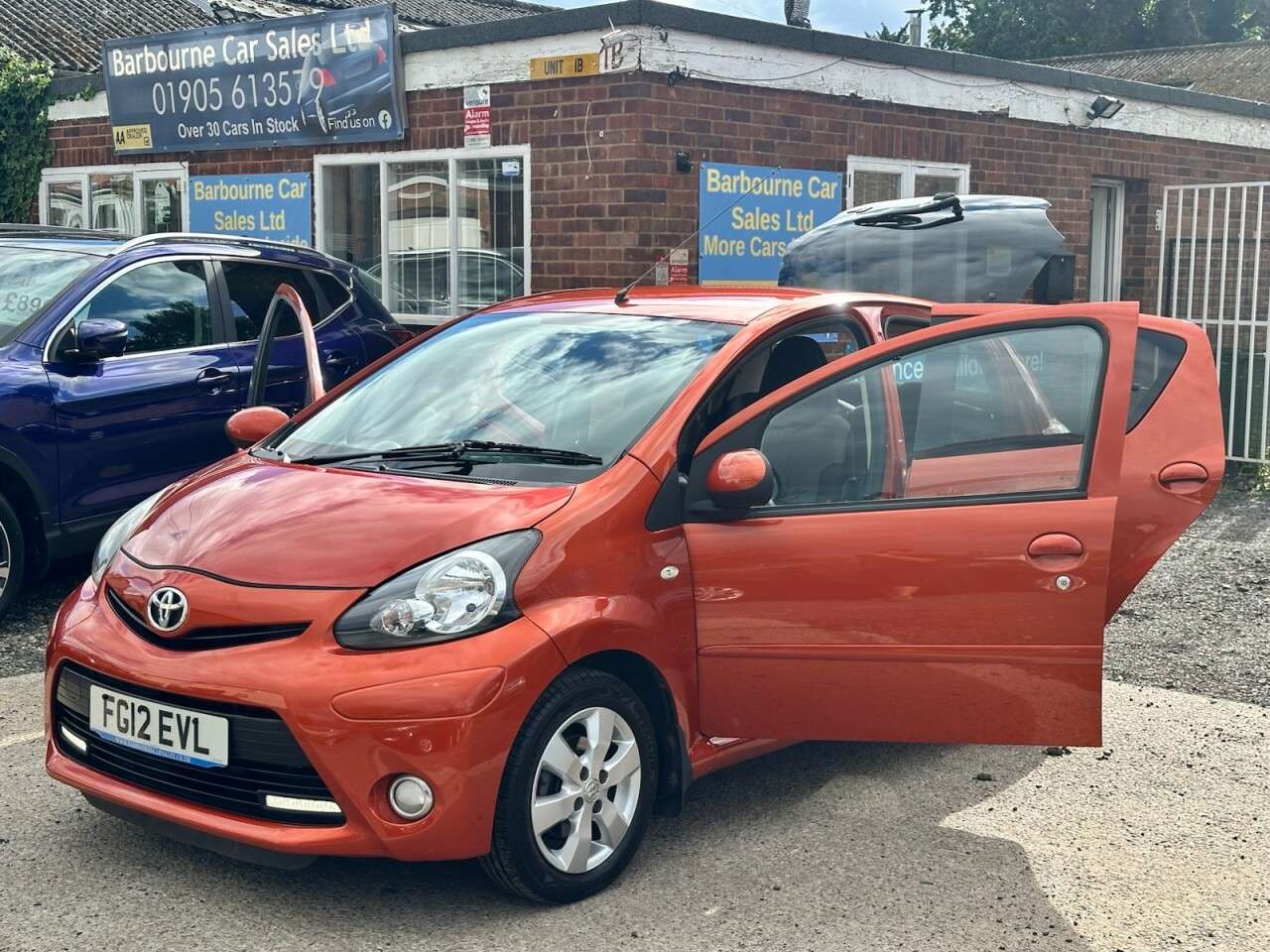 A 2012 TOYOTA AYGO 1.0 VVT-i Fire Hatchback 5dr Petrol Manual Euro 5 (67 ps) A 2012 TOYOTA AYGO 1.0 VVT-i Fire Hatchback 5dr Petrol Manual Euro 5 (67 ps)