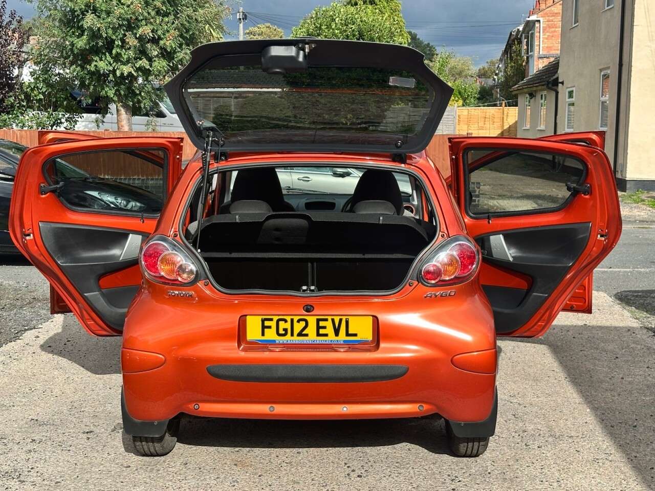 A 2012 TOYOTA AYGO 1.0 VVT-i Fire Hatchback 5dr Petrol Manual Euro 5 (67 ps) A 2012 TOYOTA AYGO 1.0 VVT-i Fire Hatchback 5dr Petrol Manual Euro 5 (67 ps)