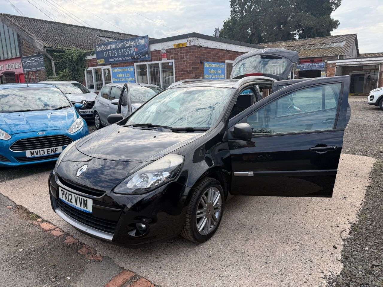 A 2012 RENAULT CLIO 1.2 Dynamique TomTom Sport Tourer 5dr Petrol Manual Euro 5 (75 ps) A 2012 RENAULT CLIO 1.2 Dynamique TomTom Sport Tourer 5dr Petrol Manual Euro 5 (75 ps)