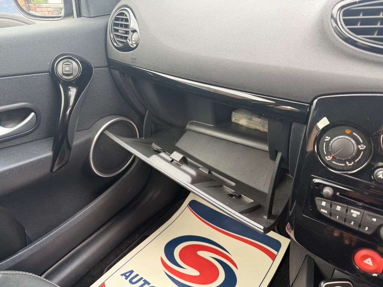 2012 RENAULT CLIO 2012 RENAULT CLIO