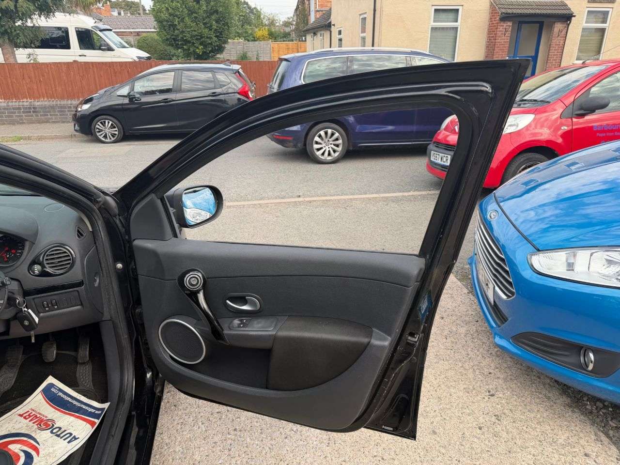2012 RENAULT CLIO 2012 RENAULT CLIO