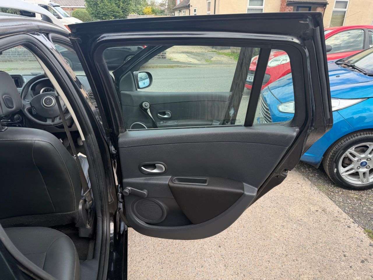 2012 RENAULT CLIO 2012 RENAULT CLIO
