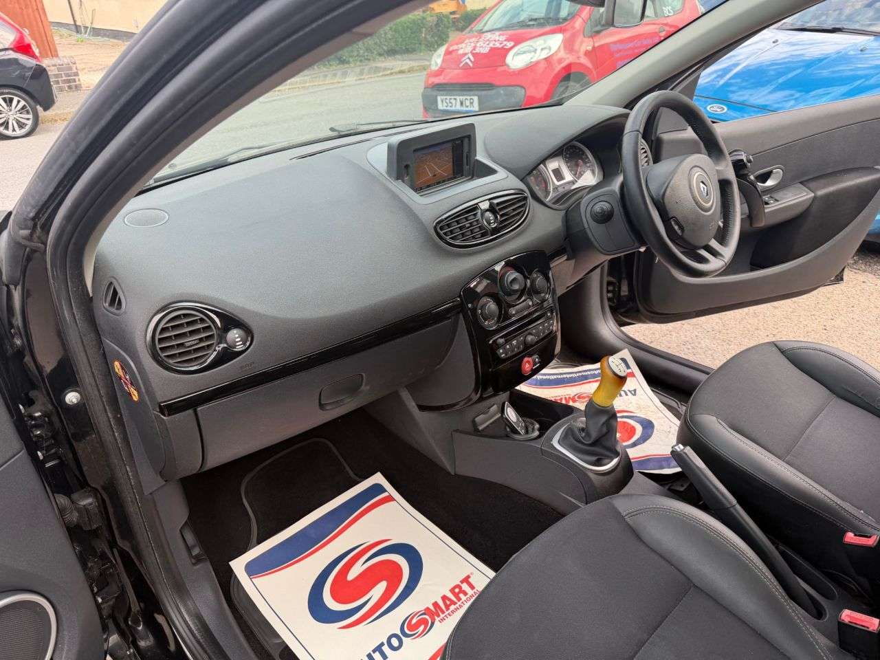 2012 RENAULT CLIO 2012 RENAULT CLIO