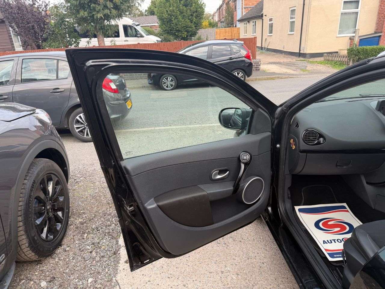 2012 RENAULT CLIO 2012 RENAULT CLIO