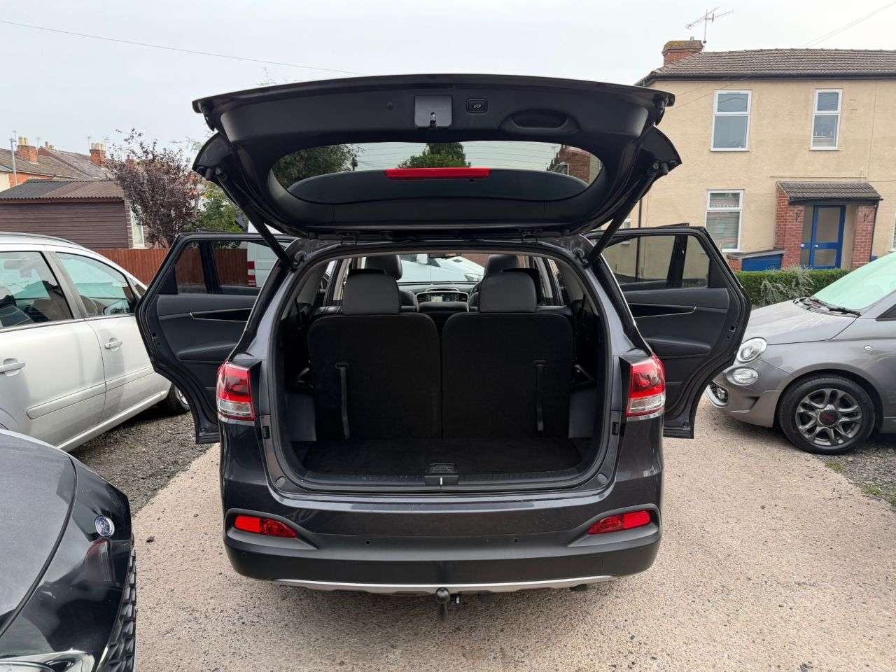 A 2017 KIA SORENTO 2.2 CRDi KX-3 SUV 5dr Diesel Manual AWD Euro 6 (s/s) (197 bhp) A 2017 KIA SORENTO 2.2 CRDi KX-3 SUV 5dr Diesel Manual AWD Euro 6 (s/s) (197 bhp)