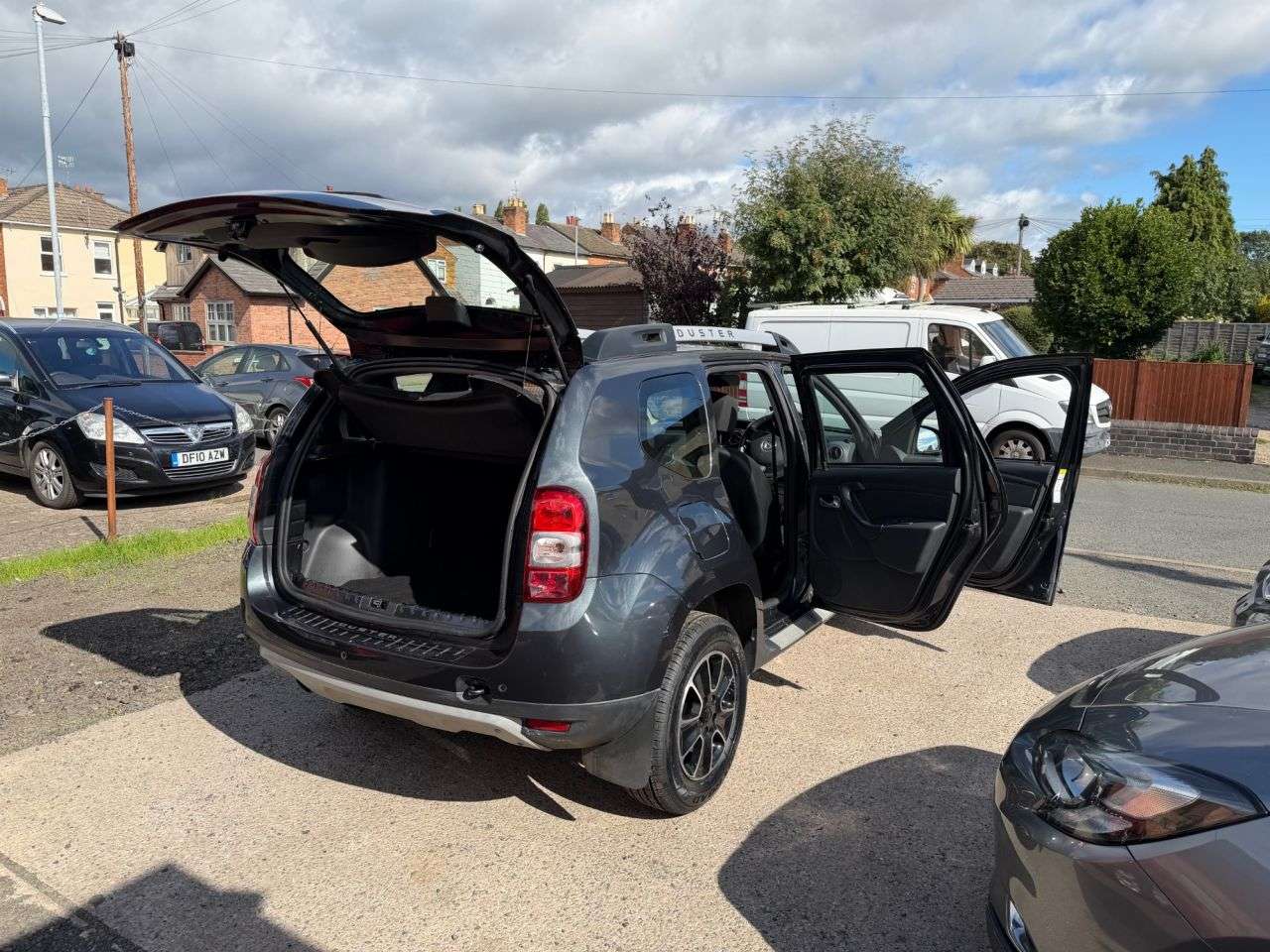A 2016 DACIA DUSTER 1.5 dCi Prestige SUV 5dr Diesel Manual Euro 6 (s/s) (110 ps) A 2016 DACIA DUSTER 1.5 dCi Prestige SUV 5dr Diesel Manual Euro 6 (s/s) (110 ps)