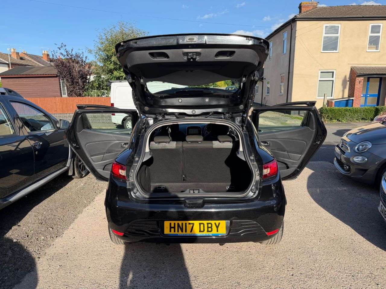 A 2017 RENAULT CLIO 1.2 16V Dynamique Nav Hatchback 5dr Petrol Manual Euro 6 (75 ps) A 2017 RENAULT CLIO 1.2 16V Dynamique Nav Hatchback 5dr Petrol Manual Euro 6 (75 ps)