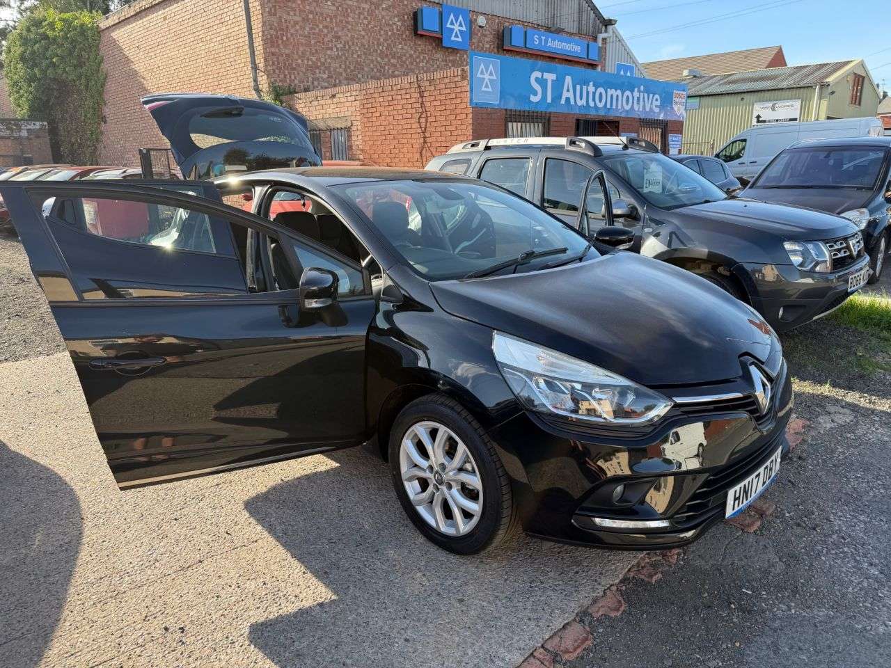2017 RENAULT CLIO 2017 RENAULT CLIO