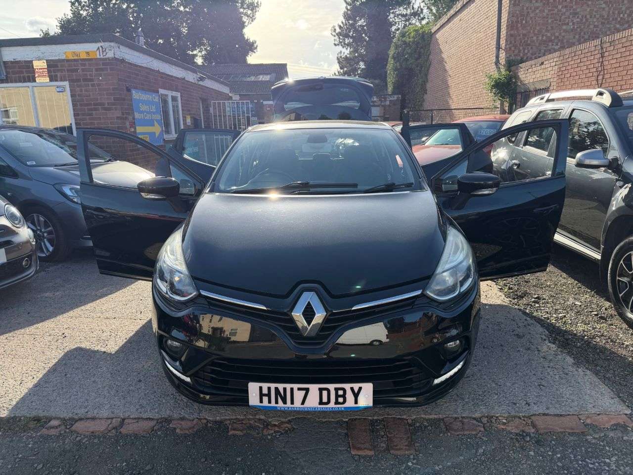 2017 RENAULT CLIO 2017 RENAULT CLIO