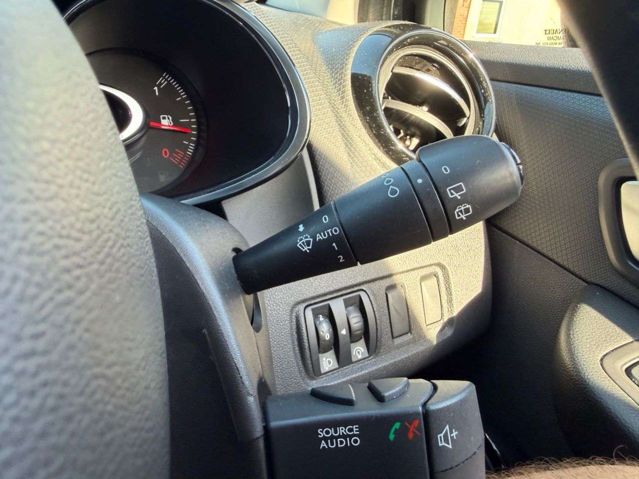 2017 RENAULT CLIO 2017 RENAULT CLIO