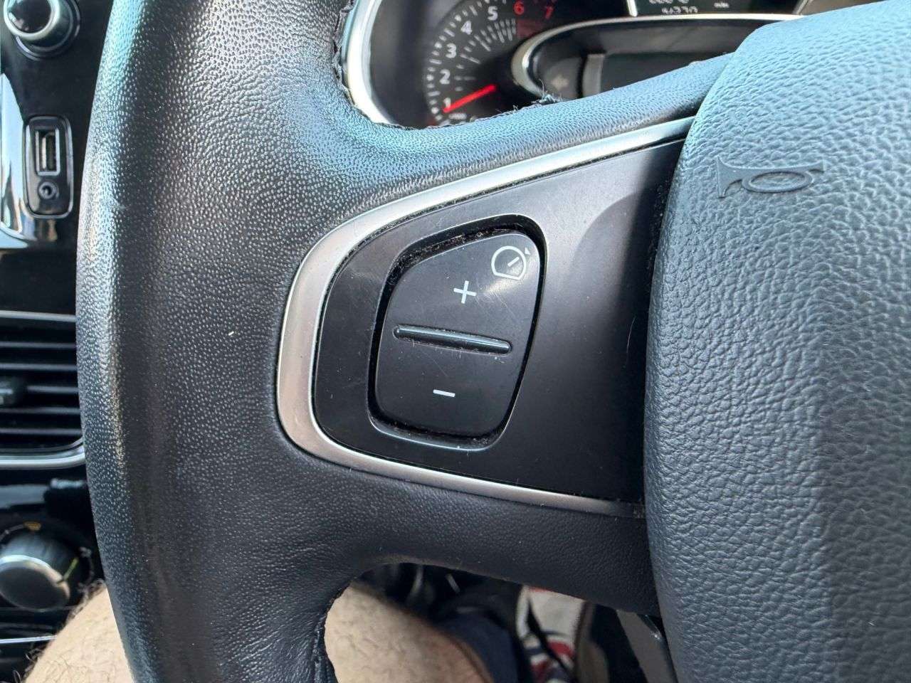 2017 RENAULT CLIO 2017 RENAULT CLIO