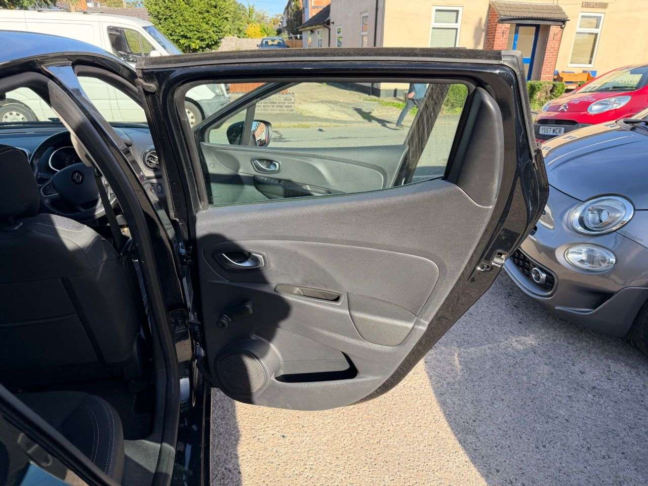 2017 RENAULT CLIO 2017 RENAULT CLIO