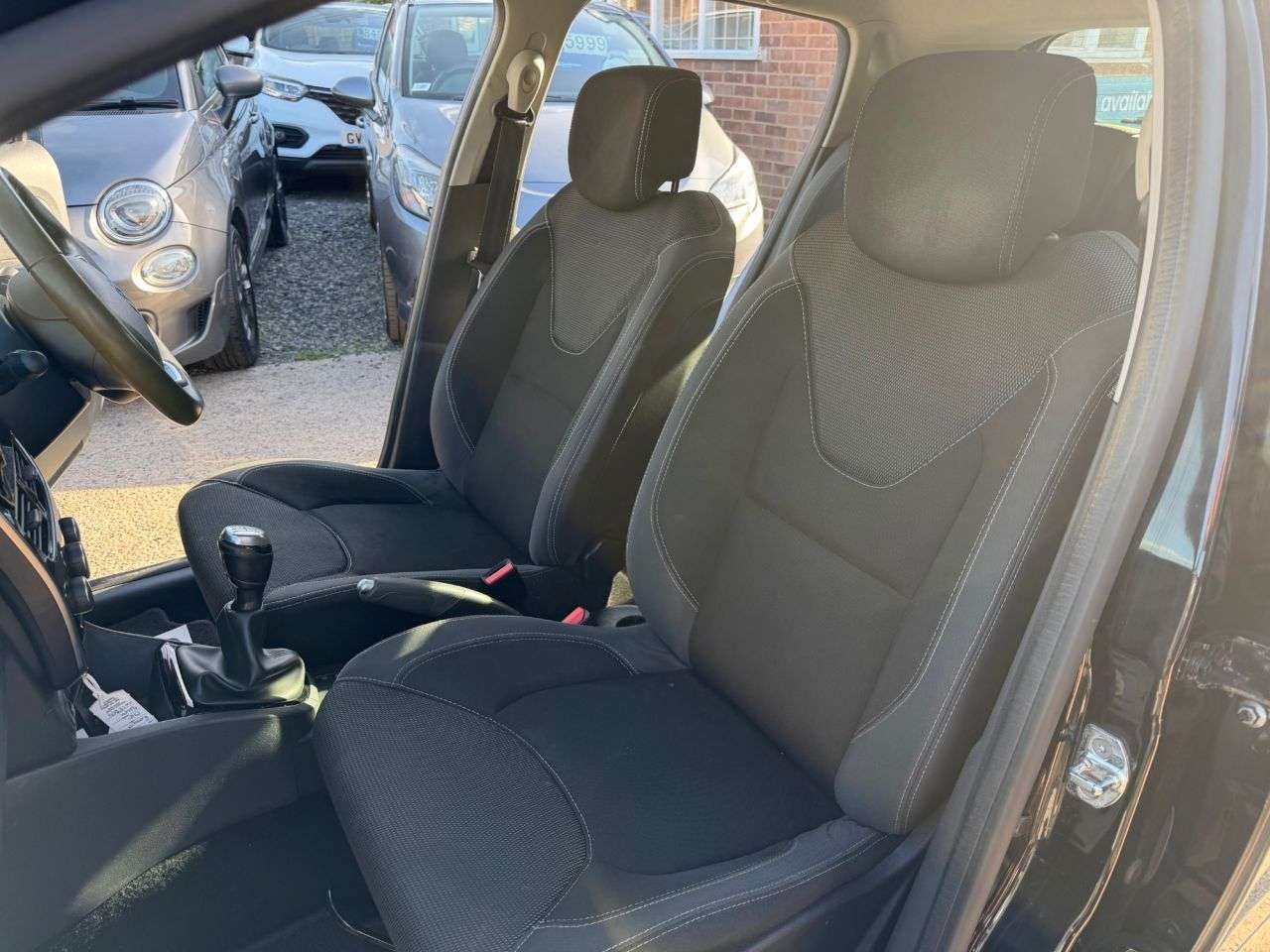 2017 RENAULT CLIO 2017 RENAULT CLIO