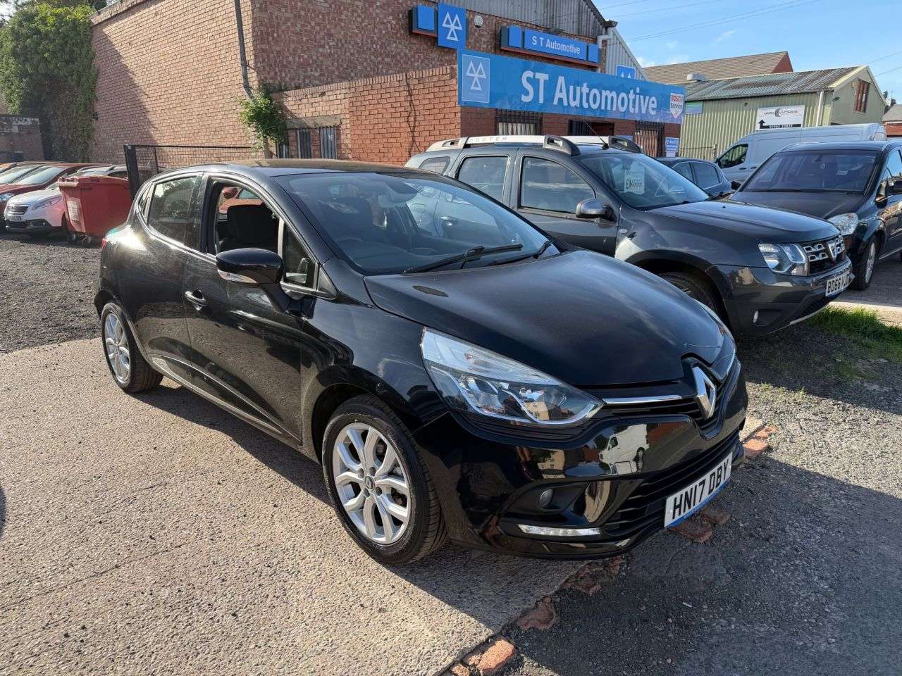 2017 RENAULT CLIO 2017 RENAULT CLIO