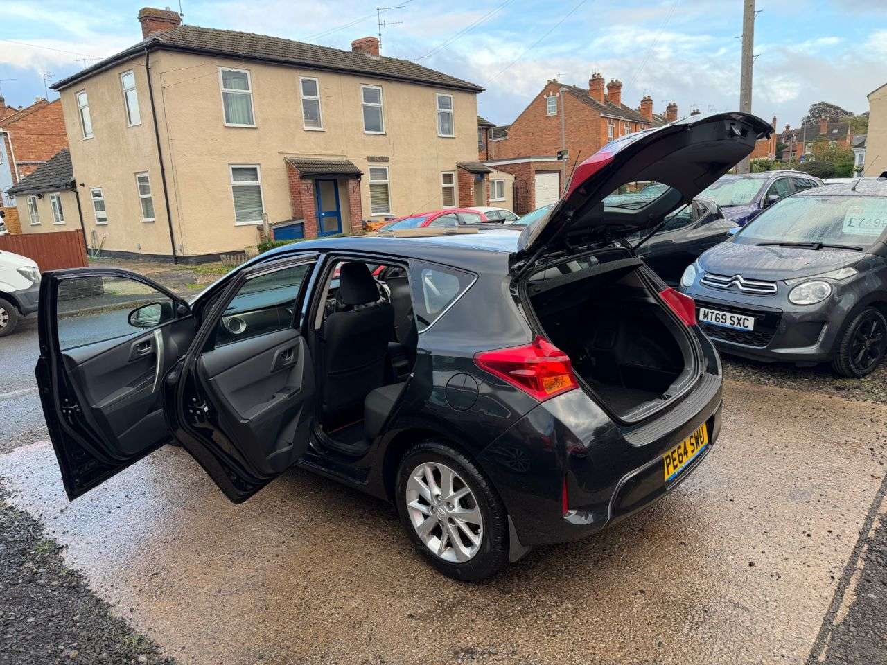 A 2014 TOYOTA AURIS 1.4 D-4D Icon Hatchback 5dr Diesel Manual Euro 5 (s/s) (90 ps) A 2014 TOYOTA AURIS 1.4 D-4D Icon Hatchback 5dr Diesel Manual Euro 5 (s/s) (90 ps)