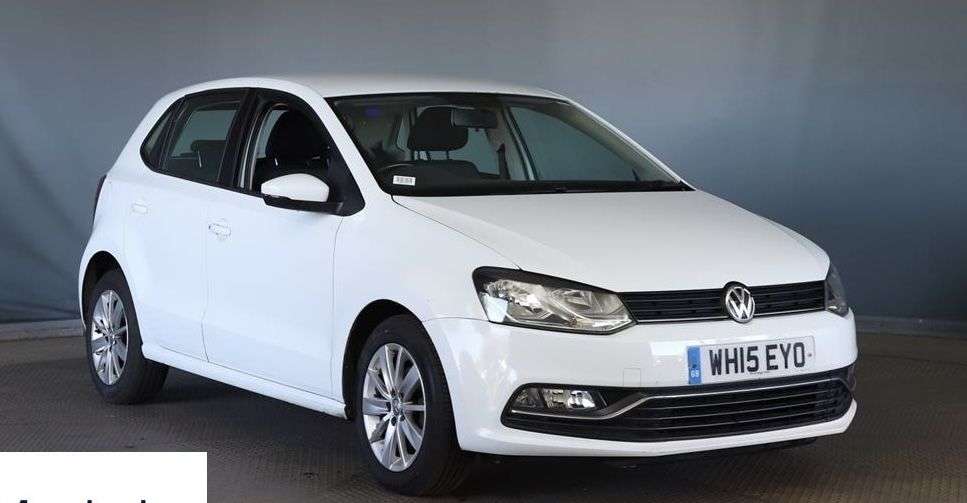 A 2015 VOLKSWAGEN POLO 1.2 TSI BlueMotion Tech SE Hatchback 5dr Petrol Manual Euro 6 (s/s) (90 ps) A 2015 VOLKSWAGEN POLO 1.2 TSI BlueMotion Tech SE Hatchback 5dr Petrol Manual Euro 6 (s/s) (90 ps)