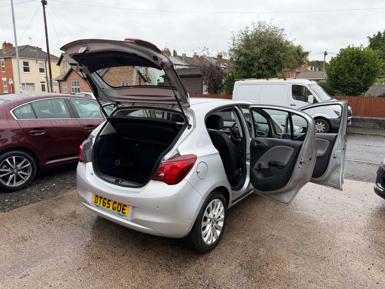 A 2016 VAUXHALL CORSA 1.2i SE Hatchback 5dr Petrol Manual Euro 6 (70 ps) A 2016 VAUXHALL CORSA 1.2i SE Hatchback 5dr Petrol Manual Euro 6 (70 ps)
