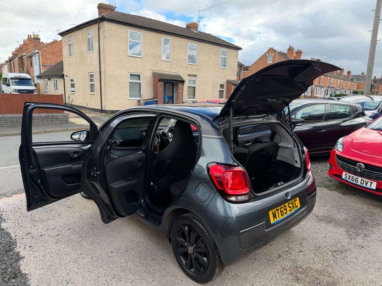 A 2019 CITROEN C1 1.0 VTi Origins Hatchback 5dr Petrol Manual Euro 6 (s/s) (72 ps) A 2019 CITROEN C1 1.0 VTi Origins Hatchback 5dr Petrol Manual Euro 6 (s/s) (72 ps)