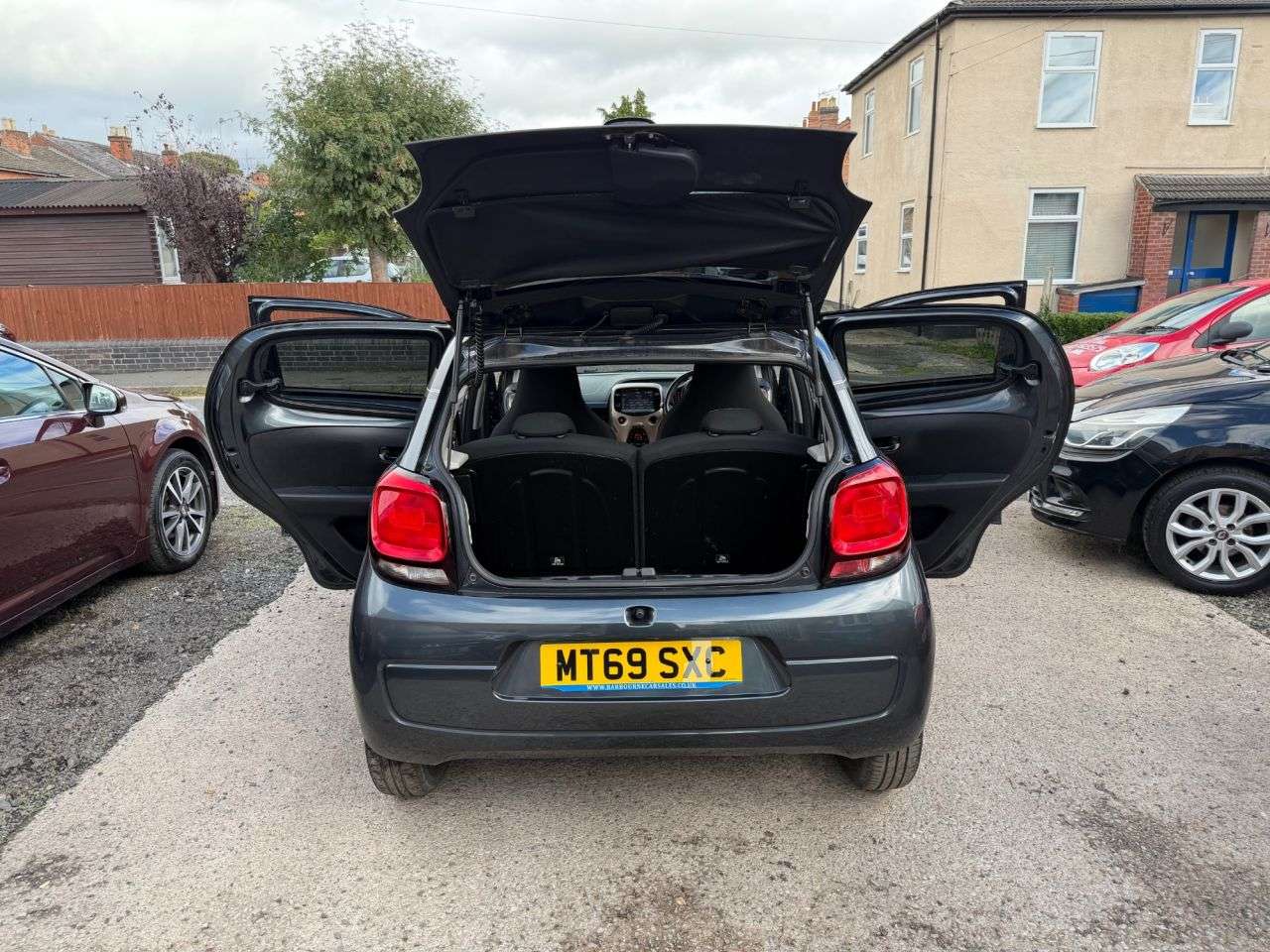 A 2019 CITROEN C1 1.0 VTi Origins Hatchback 5dr Petrol Manual Euro 6 (s/s) (72 ps) A 2019 CITROEN C1 1.0 VTi Origins Hatchback 5dr Petrol Manual Euro 6 (s/s) (72 ps)