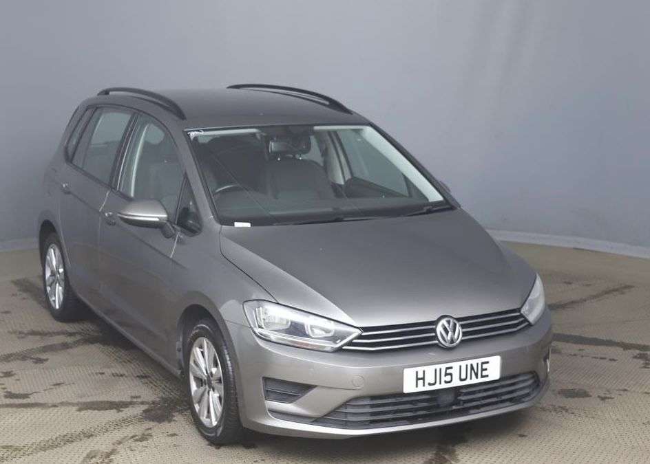 A 2015 VOLKSWAGEN GOLF SV 1.4 TSI BlueMotion Tech SE MPV 5dr Petrol DSG Euro 6 (s/s) (125 ps) A 2015 VOLKSWAGEN GOLF SV 1.4 TSI BlueMotion Tech SE MPV 5dr Petrol DSG Euro 6 (s/s) (125 ps)
