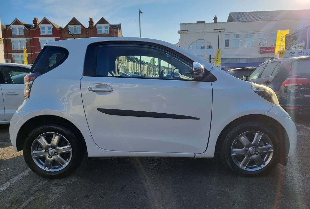2010 TOYOTA IQ 2010 TOYOTA IQ