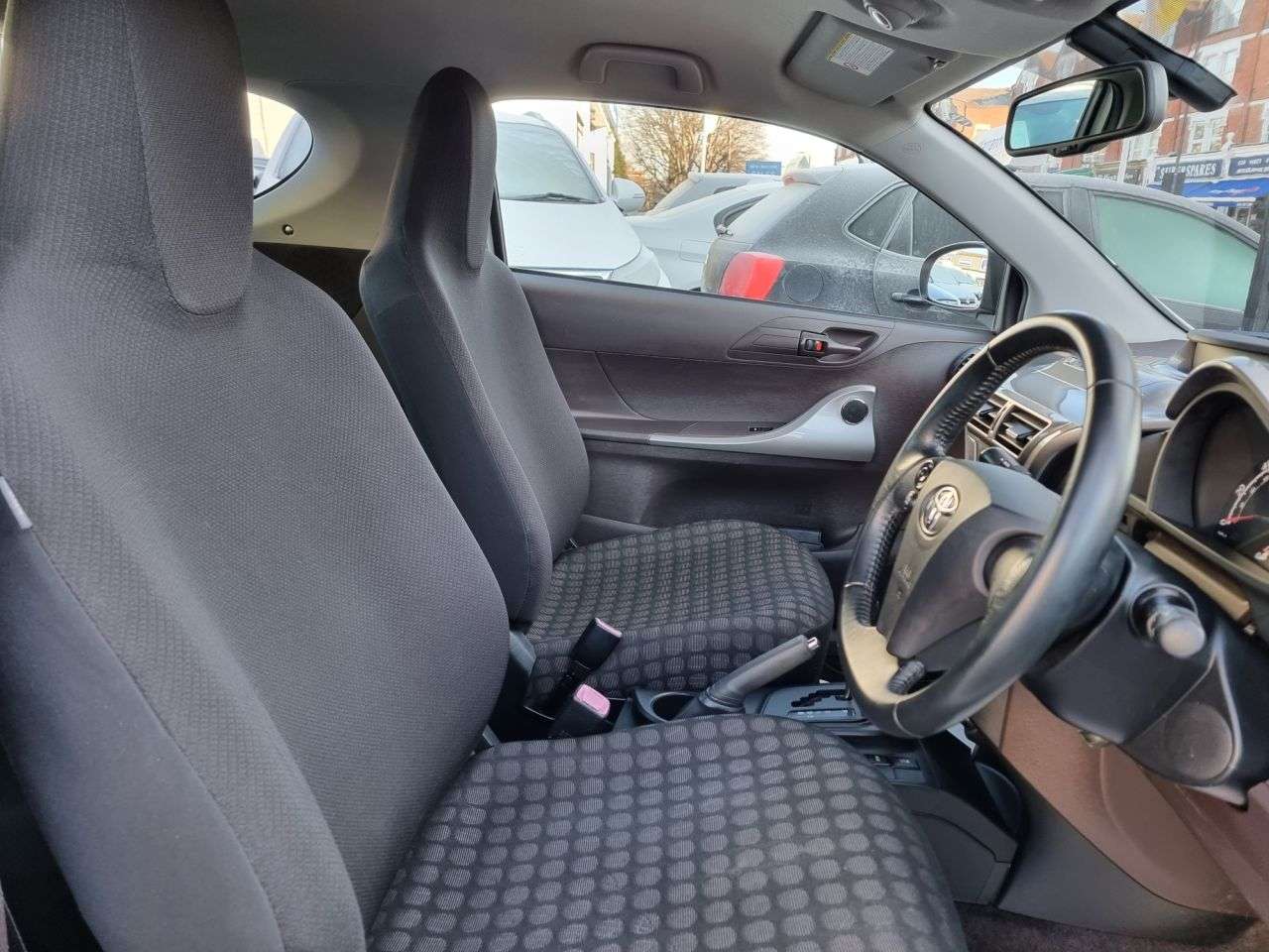 2010 TOYOTA IQ 2010 TOYOTA IQ