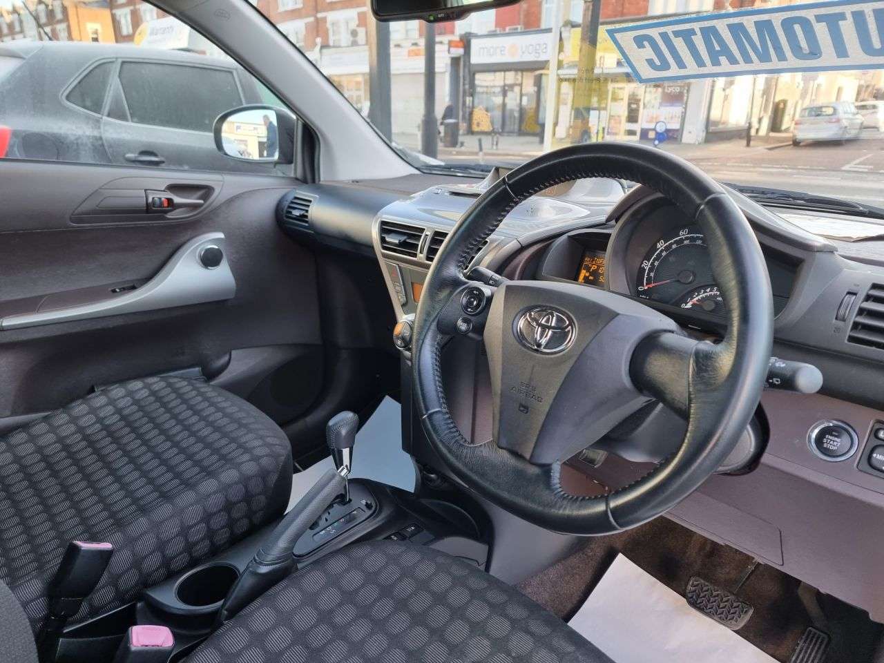 2010 TOYOTA IQ 2010 TOYOTA IQ