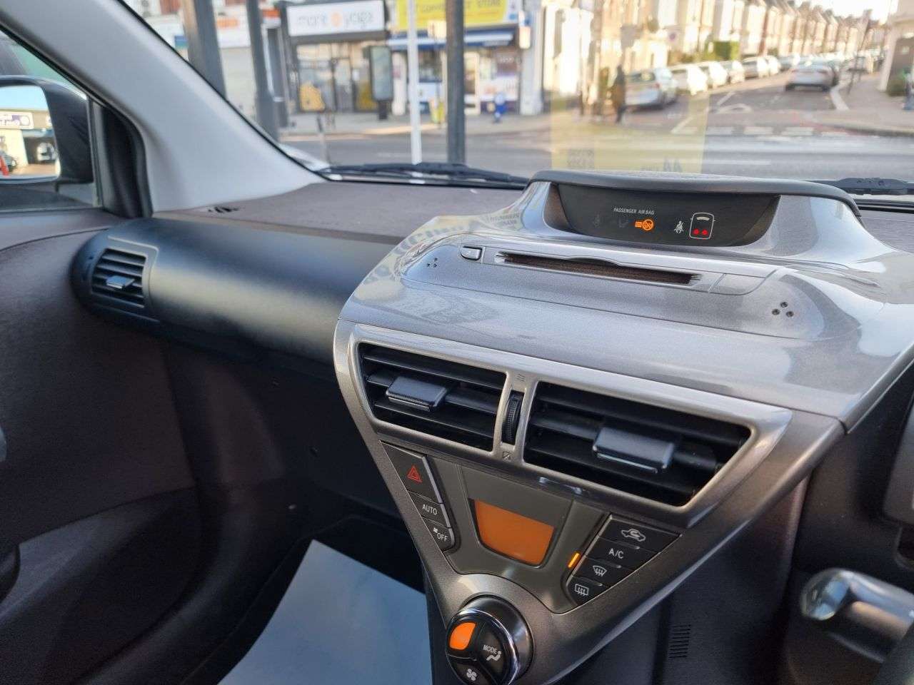 2010 TOYOTA IQ 2010 TOYOTA IQ