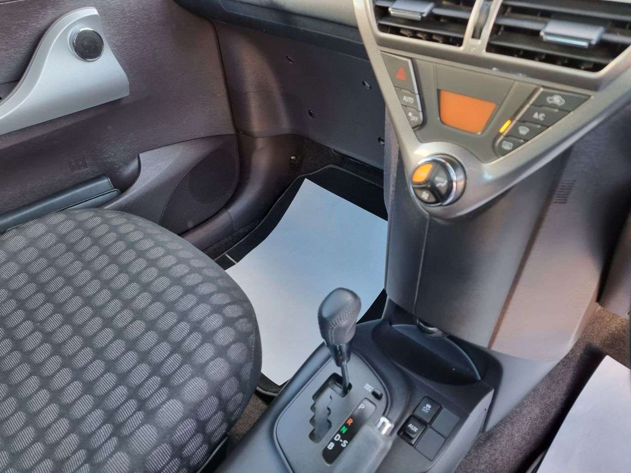 2010 TOYOTA IQ 2010 TOYOTA IQ