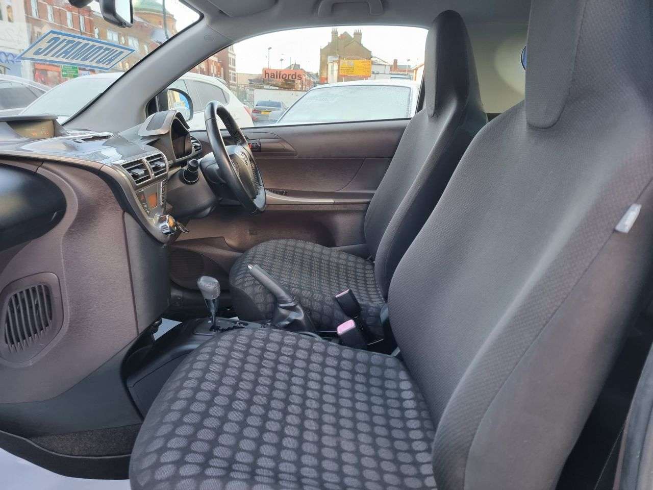 2010 TOYOTA IQ 2010 TOYOTA IQ