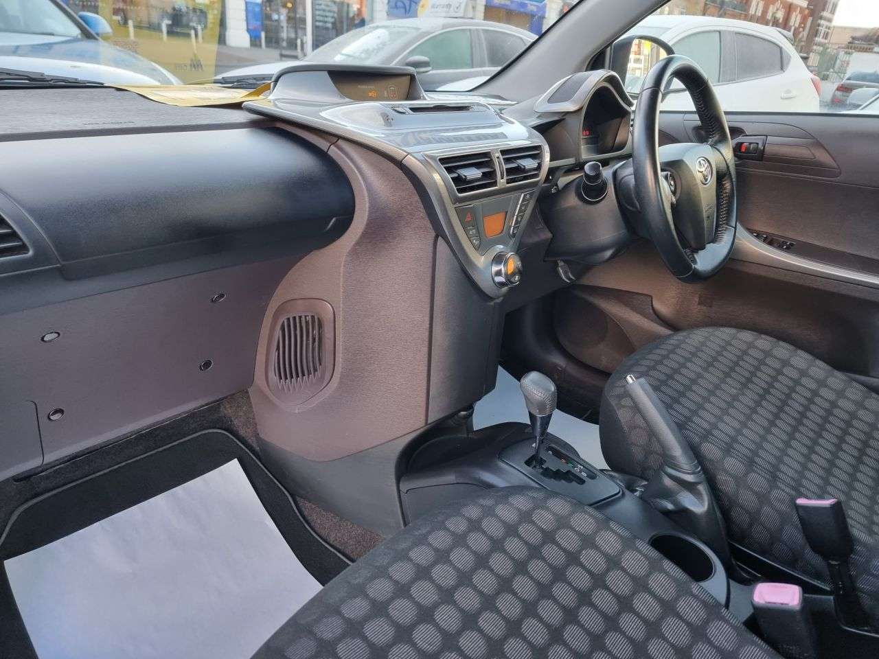 2010 TOYOTA IQ 2010 TOYOTA IQ