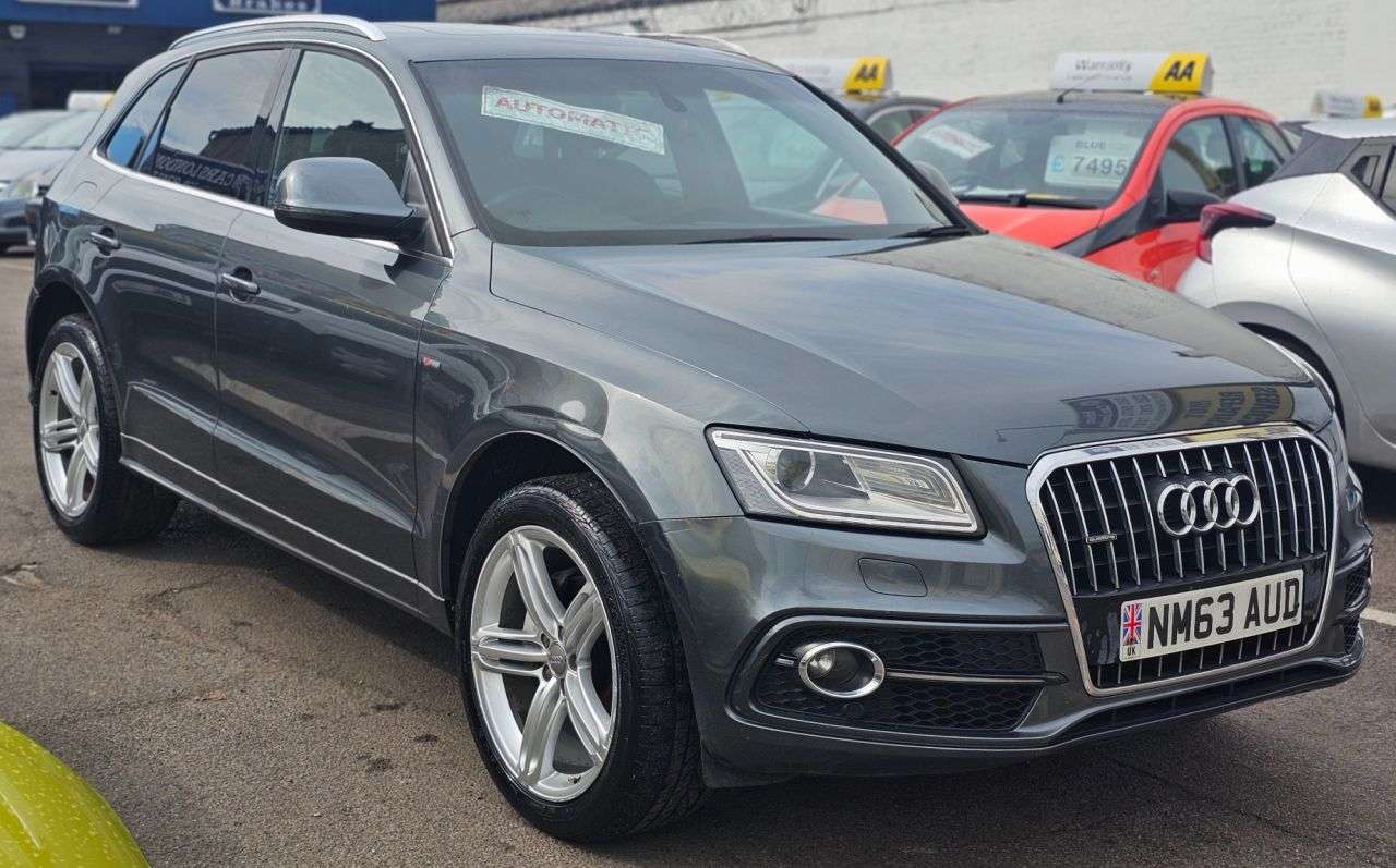 A 2013 AUDI Q5 AUTOMATIC 2.0 TFSI QUATTRO S LINE PLUS 5d 222 BHP PANORAMIC SUNROOF,SAT/NAV A 2013 AUDI Q5 AUTOMATIC 2.0 TFSI QUATTRO S LINE PLUS 5d 222 BHP PANORAMIC SUNROOF,SAT/NAV
