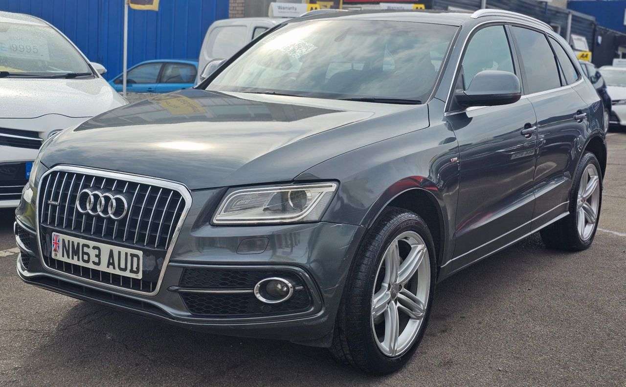 A 2013 AUDI Q5 AUTOMATIC 2.0 TFSI QUATTRO S LINE PLUS 5d 222 BHP PANORAMIC SUNROOF,SAT/NAV A 2013 AUDI Q5 AUTOMATIC 2.0 TFSI QUATTRO S LINE PLUS 5d 222 BHP PANORAMIC SUNROOF,SAT/NAV