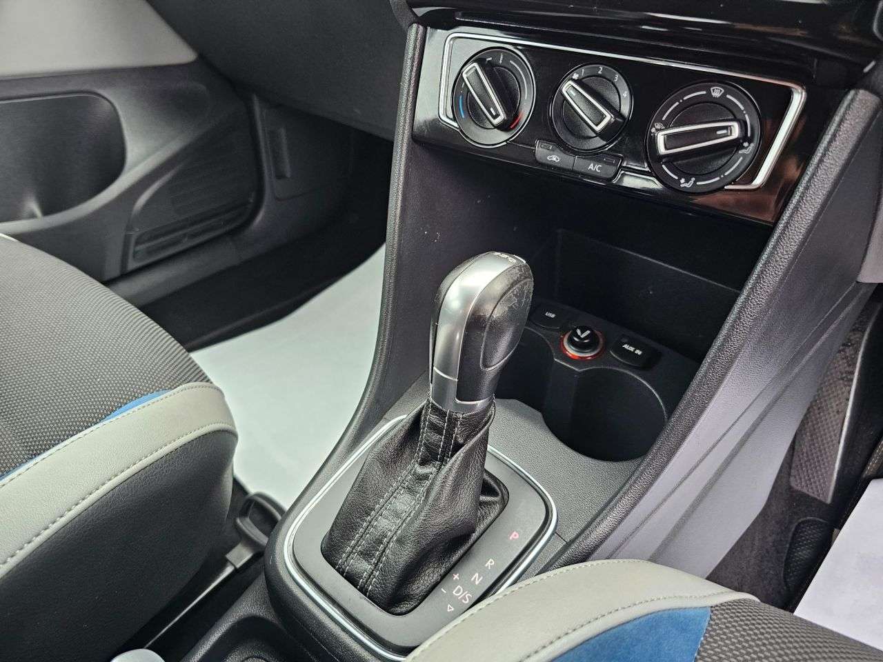 2015 VOLKSWAGEN POLO 2015 VOLKSWAGEN POLO