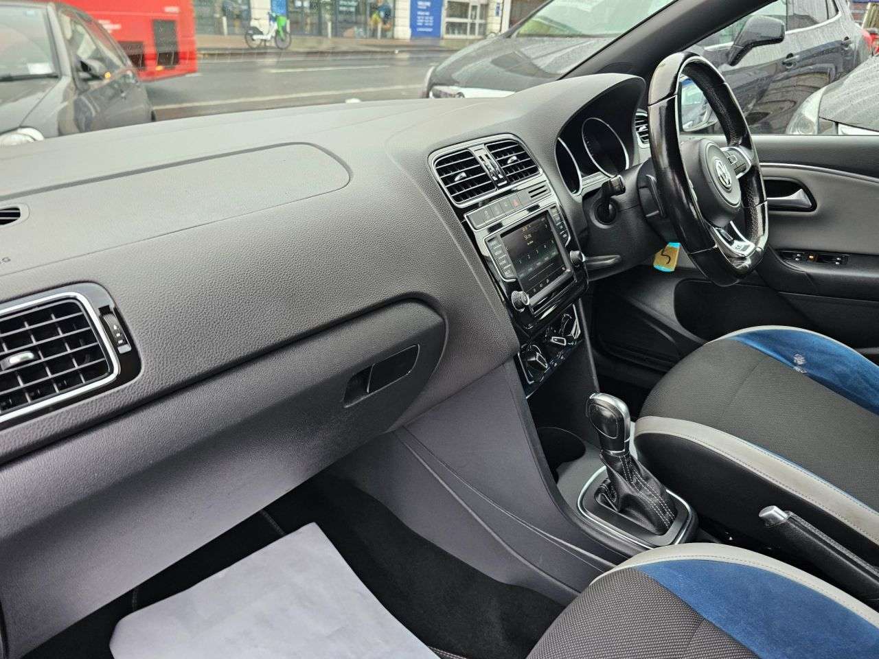2015 VOLKSWAGEN POLO 2015 VOLKSWAGEN POLO