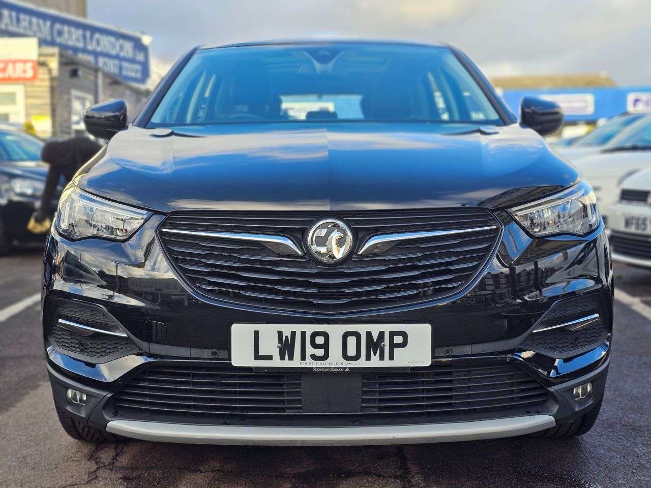 A 2019 VAUXHALL GRANDLAND X AUTOMATIC 1.2 Turbo Elite Nav SUV 5dr Petrol Auto 8Spd Euro 6 (s/s) (130 ps A 2019 VAUXHALL GRANDLAND X AUTOMATIC 1.2 Turbo Elite Nav SUV 5dr Petrol Auto 8Spd Euro 6 (s/s) (130 ps
