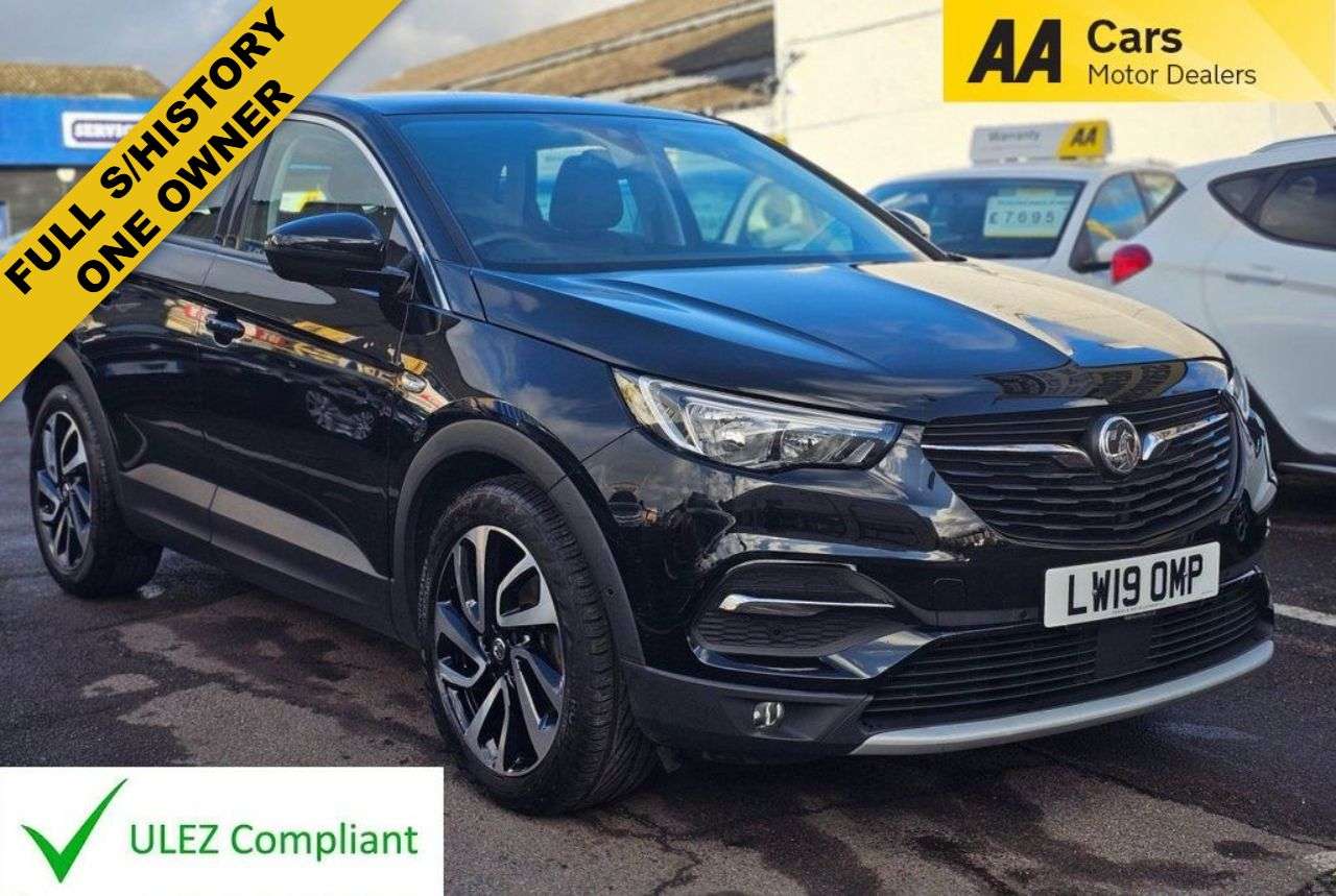 A 2019 VAUXHALL GRANDLAND X AUTOMATIC 1.2 Turbo Elite Nav SUV 5dr Petrol Auto 8Spd Euro 6 (s/s) (130 ps A 2019 VAUXHALL GRANDLAND X AUTOMATIC 1.2 Turbo Elite Nav SUV 5dr Petrol Auto 8Spd Euro 6 (s/s) (130 ps