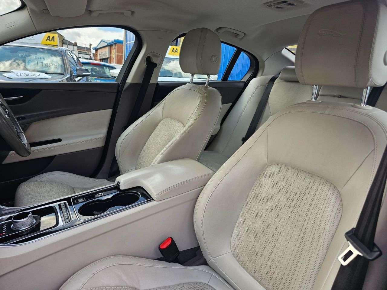 2015 JAGUAR XE 2015 JAGUAR XE