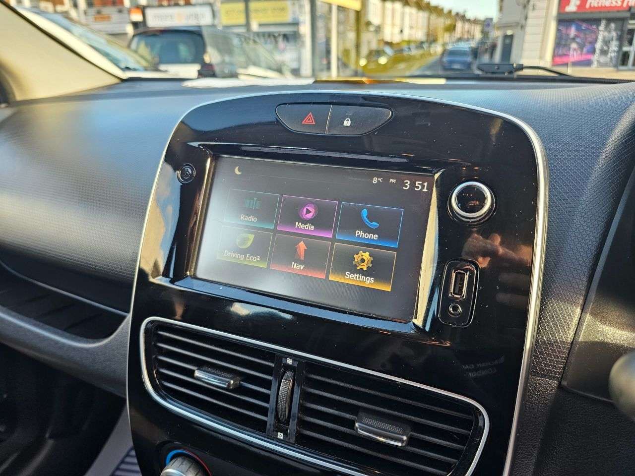 2017 RENAULT CLIO 2017 RENAULT CLIO