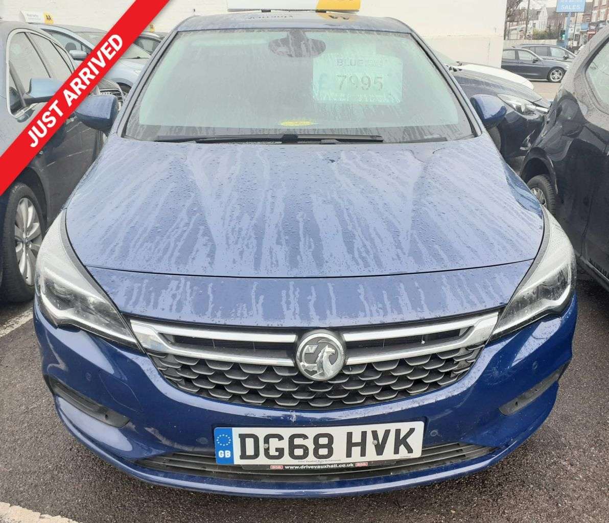 A 2018 VAUXHALL ASTRA 1.4i Turbo SRi Hatchback 5dr Petrol Manual Euro 6 (150 ps) FRONT AND REAR P A 2018 VAUXHALL ASTRA 1.4i Turbo SRi Hatchback 5dr Petrol Manual Euro 6 (150 ps) FRONT AND REAR P