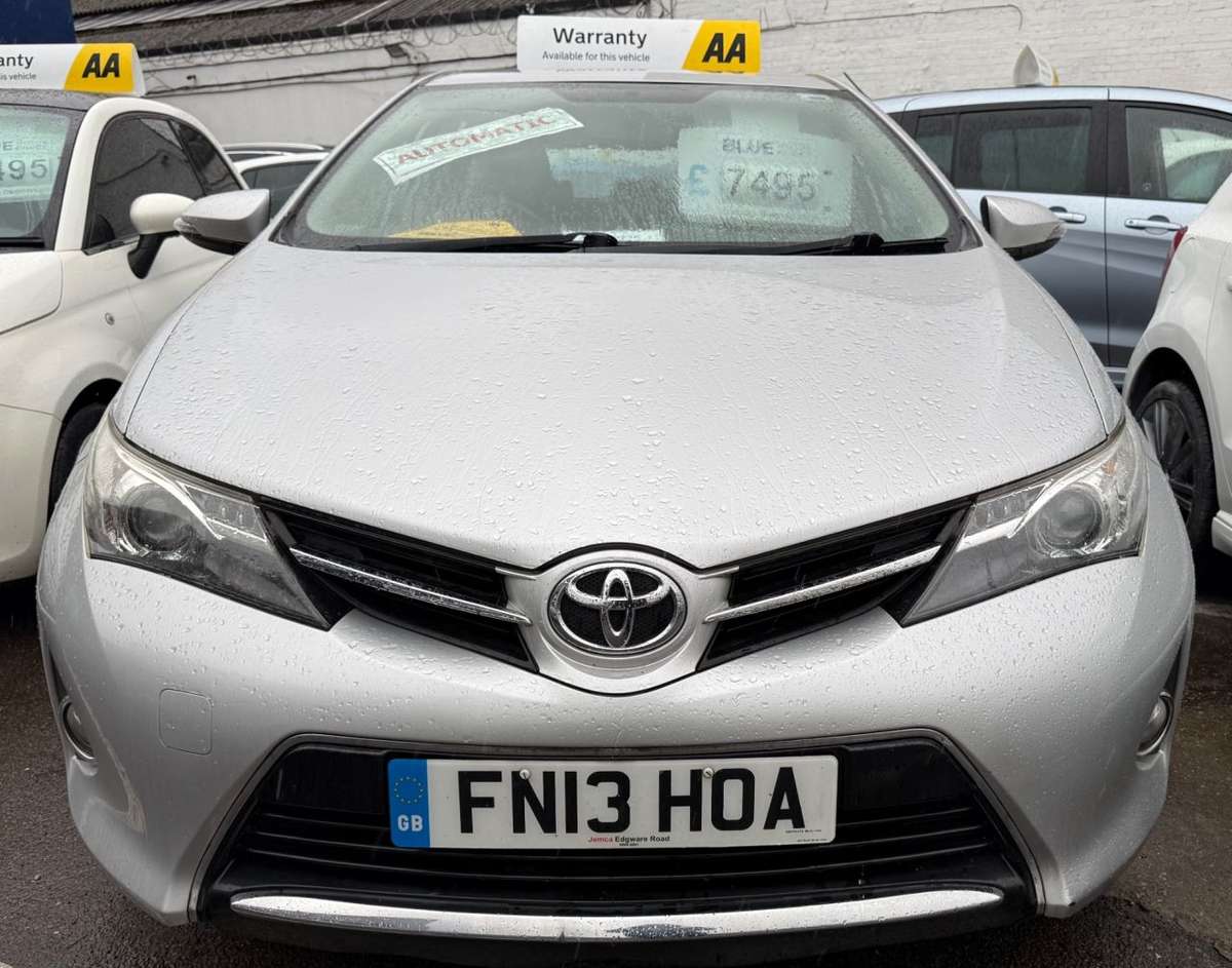 Check out this Toyota Auris 2013 Petrol Automatic