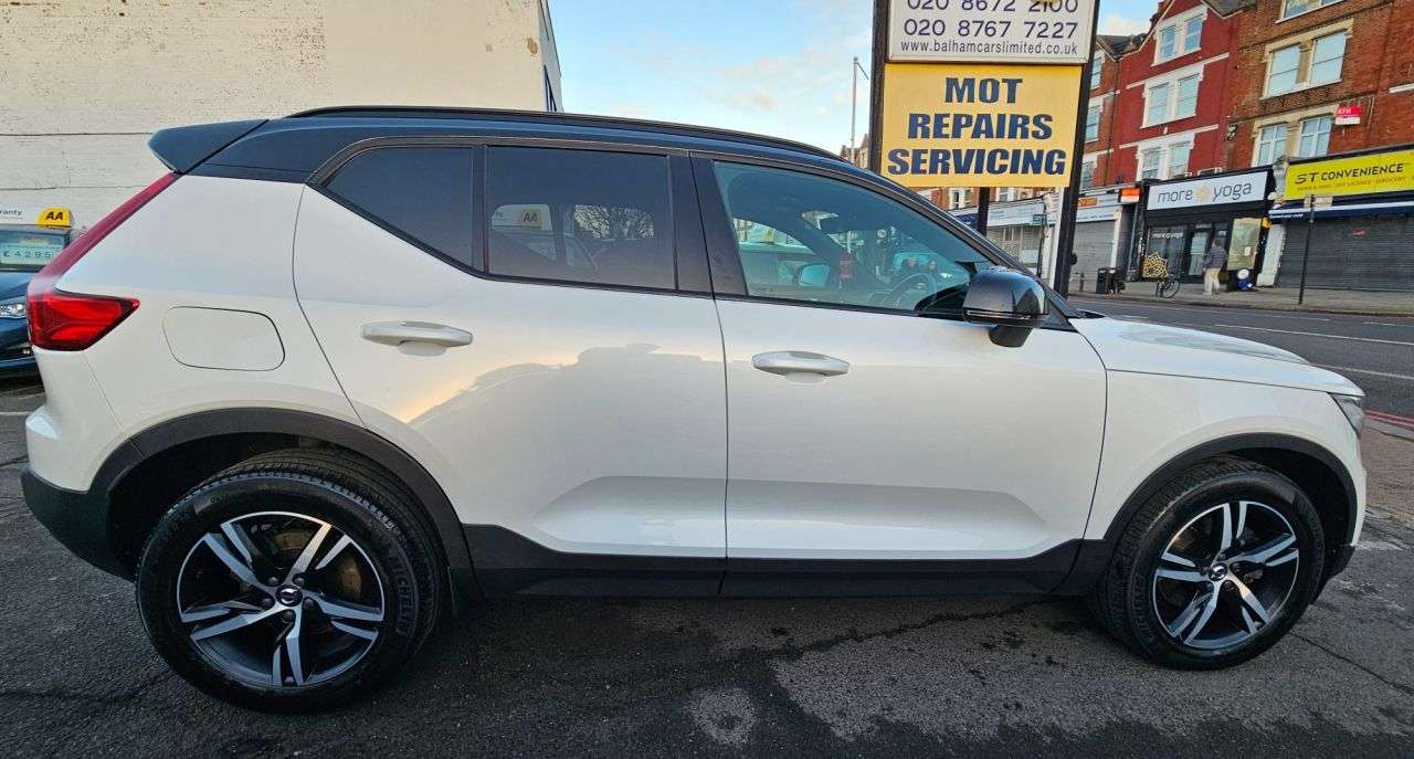 2019 VOLVO XC40 2019 VOLVO XC40